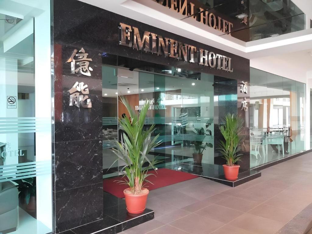 Eminent Hotel Кота-Кинабалу Экстерьер фото
