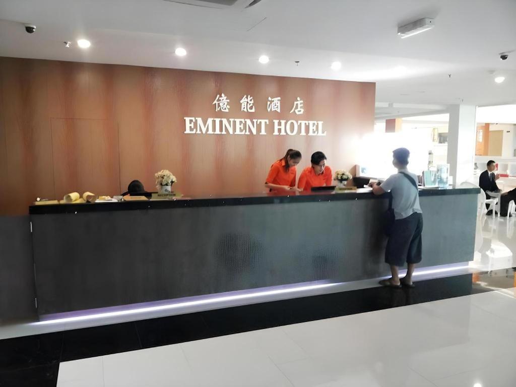 Eminent Hotel Кота-Кинабалу Экстерьер фото